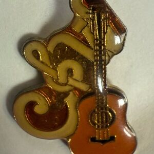 Vintage Country and Western Wood Guitar Hat pin